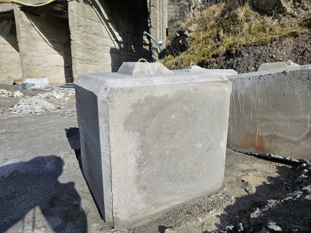 GS Concrete Pumping Dublin Half Kelly Block